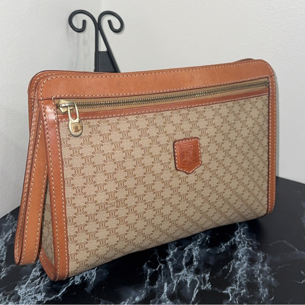 CELINE Leather Clutch Wristlet Bag M09 Beige —AUTHENTIC—
